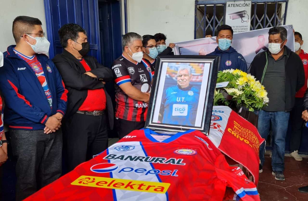 William Oroxom Xelajú Santana