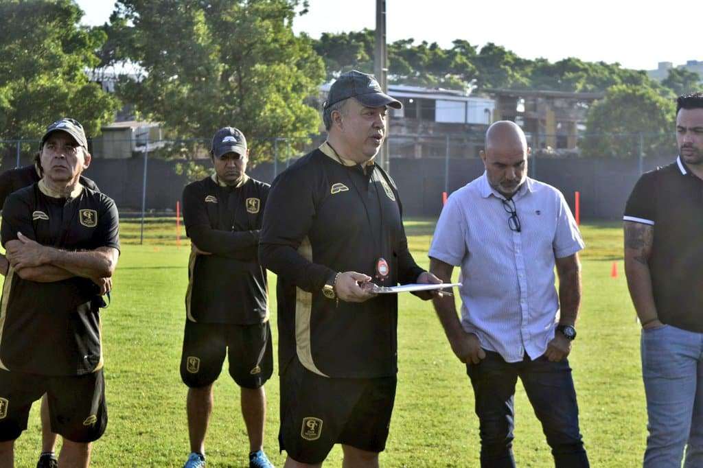 Tacuary de José Pinto presenta a nuevo entrenador