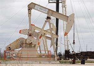 El petróleo de Texas cae un 5.5 % y cierra en $91.64 el barril