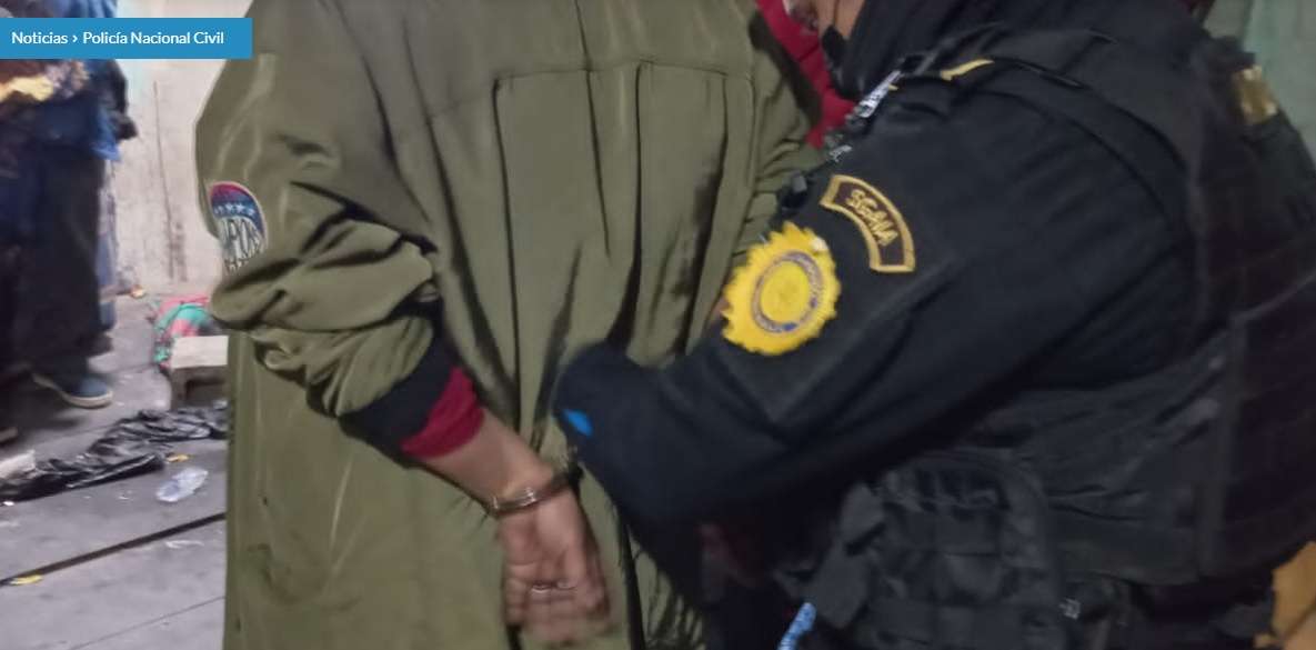 Capturan a 10 supuestos vendedores de droga, incautan crack y cocaína