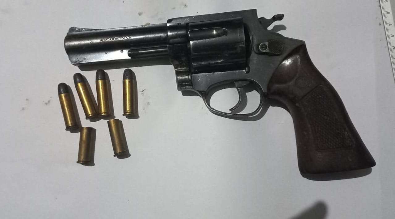 Capturan a adulto mayor por disparar al aire con revólver ilegal