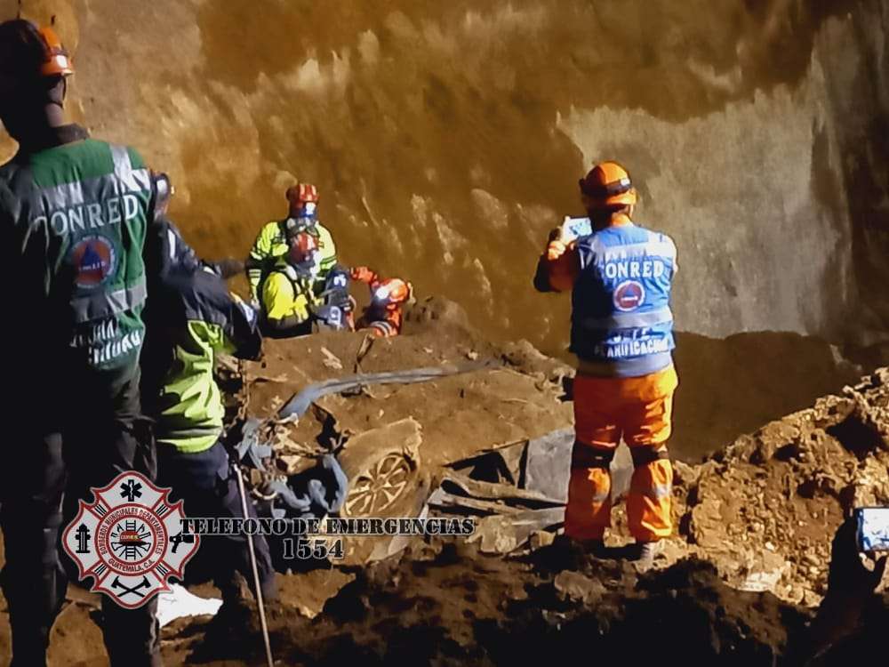 URGENTE | Hallan los cadáveres de madre e hija desaparecidas en hundimiento