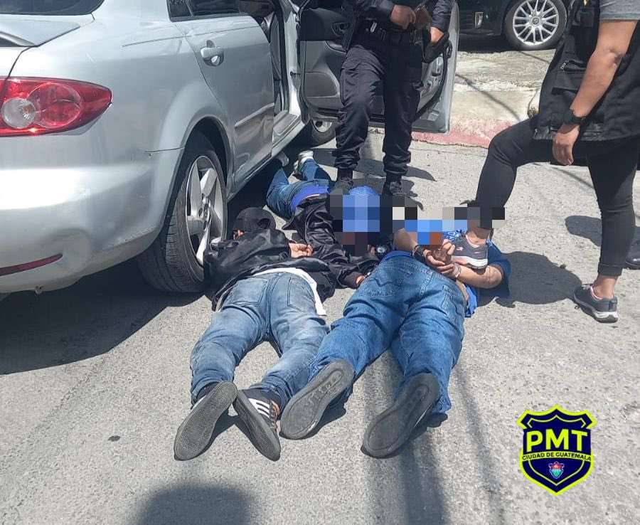 Capturan a tres hombres tras persecución policial