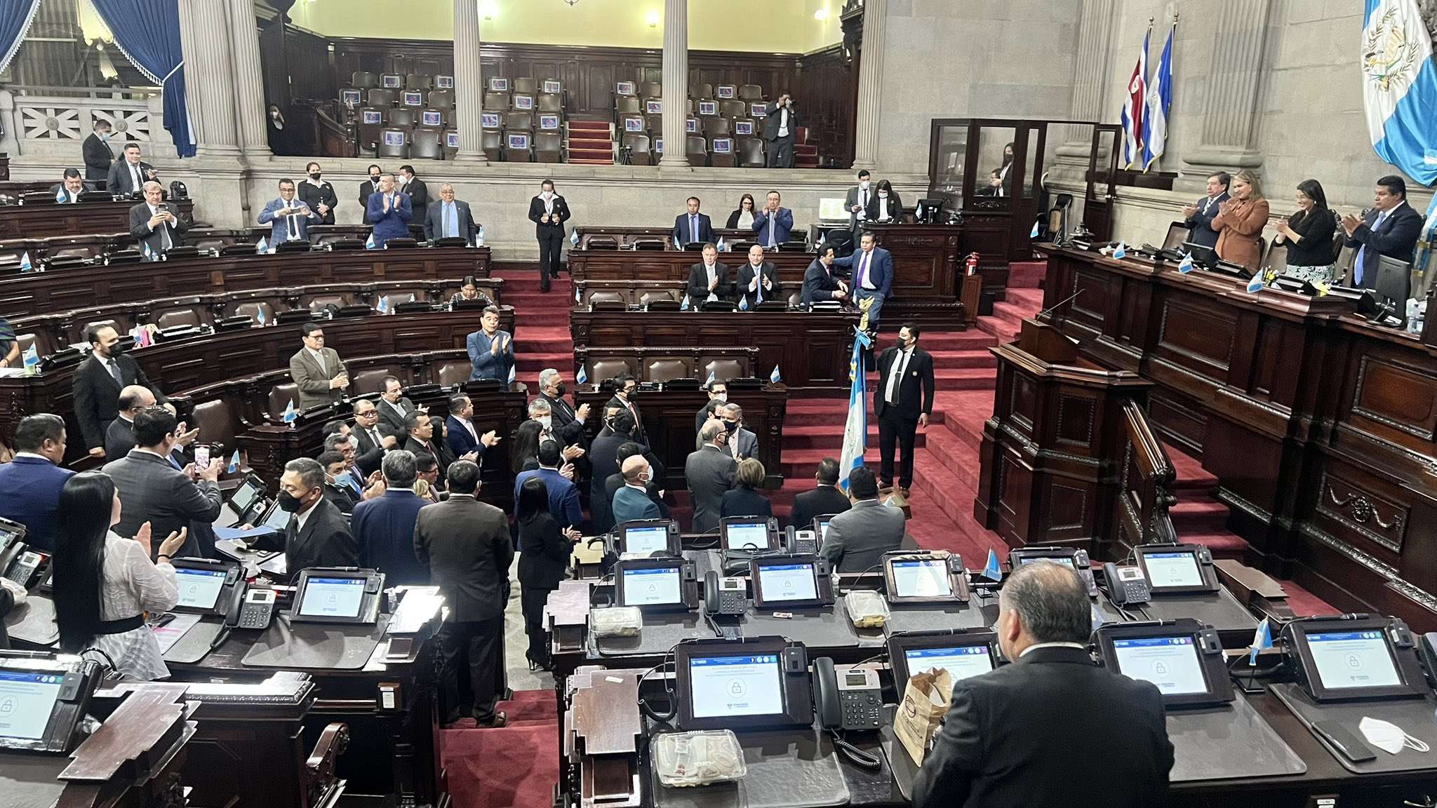 Juramentan a Postuladora para contralor, sin embargo tuvieron que entregar la nómina ayer