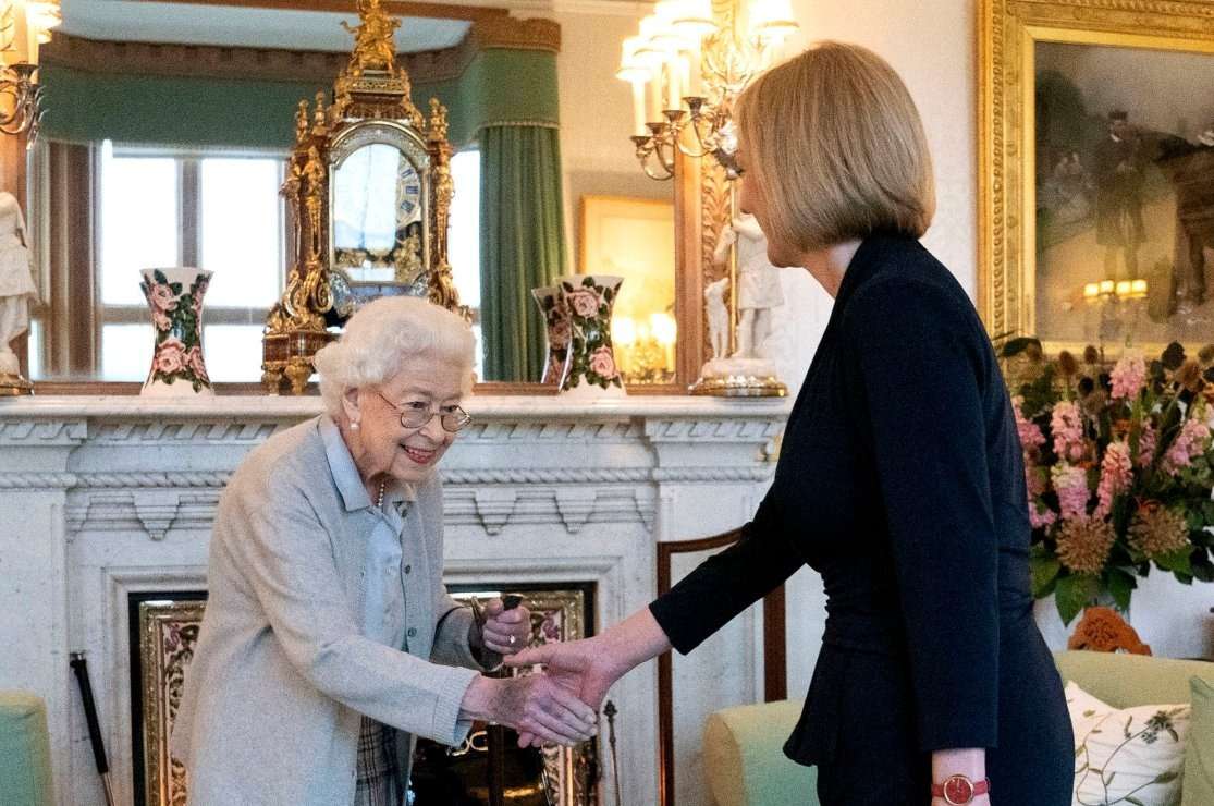 Reina Isabel Liz Truss