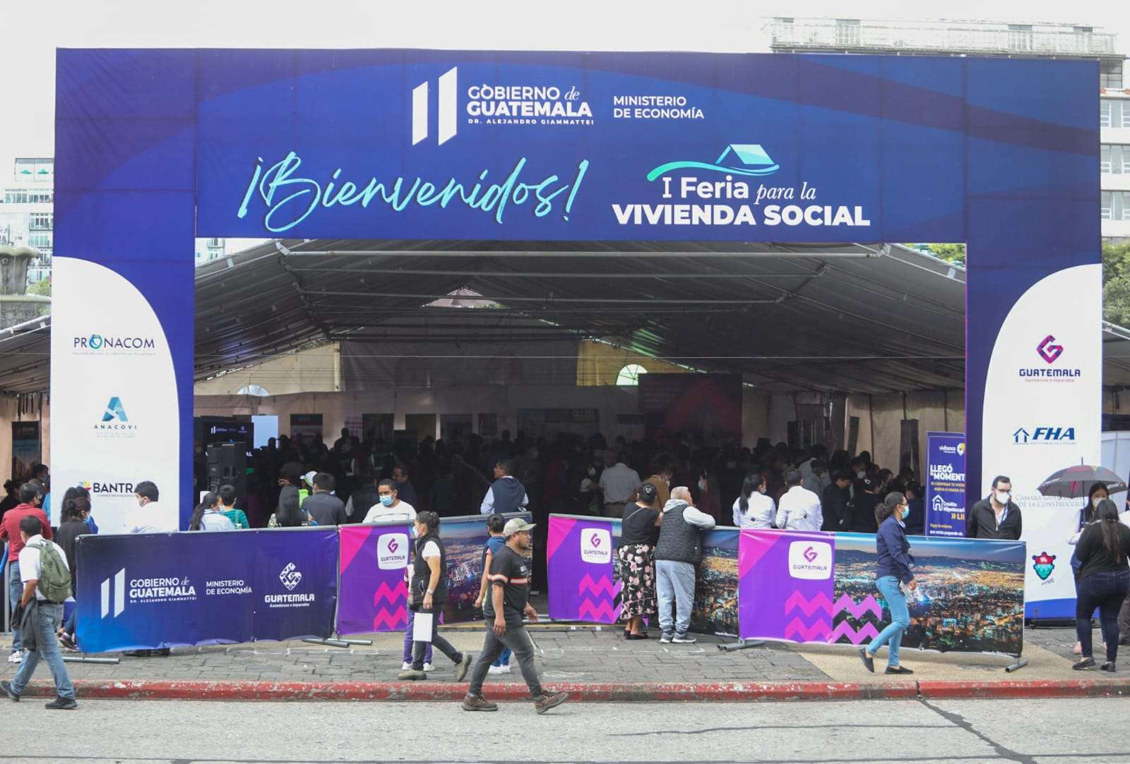 Giammattei dice que «lograron rescatar» la Ley de interés preferencial que «estuvo dormida por ocho años»