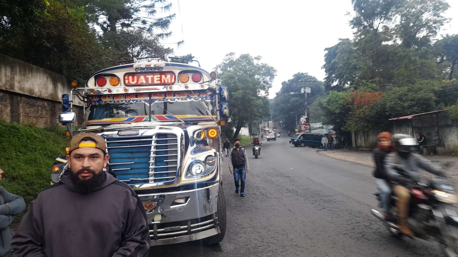 buses en contra de la via mixco