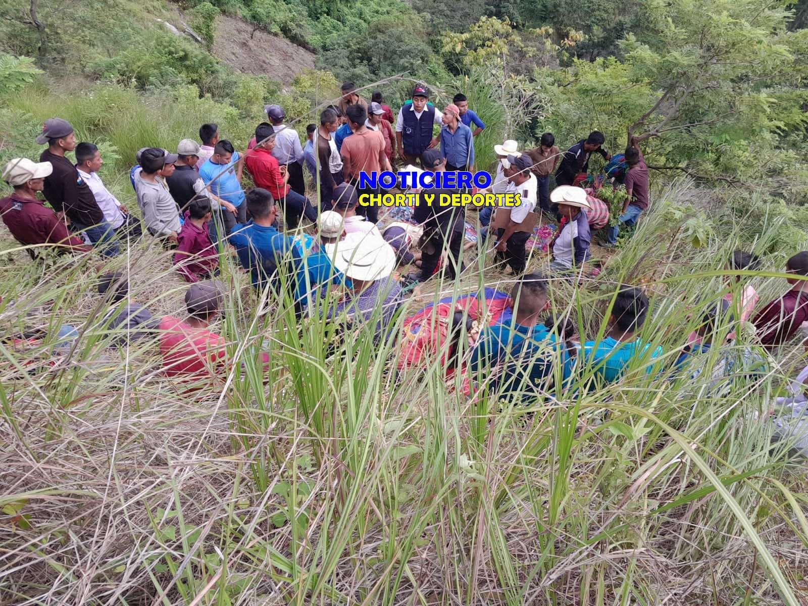 17 muertos por accidente de picop que trasladaba a 35 personas