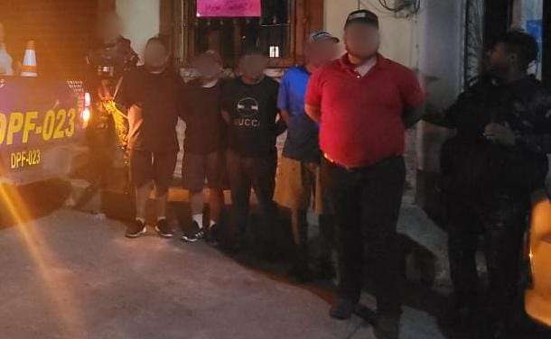 Presuntos coyotes trasladaban a 54 extranjeros de diferentes nacionalidades