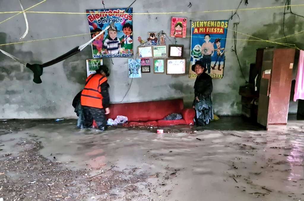 48 horas de lluvia constante desborda 15 ríos en Puerto Barrios