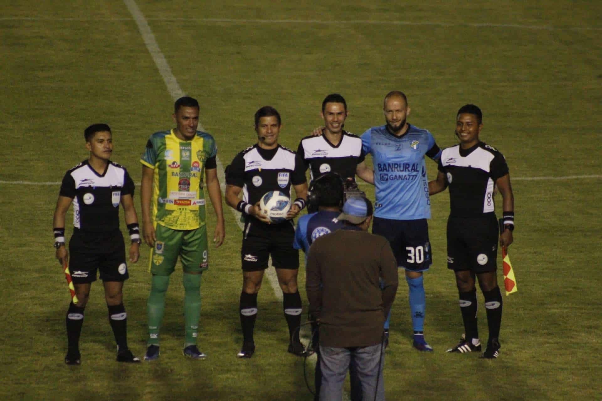 Armando Reyna Árbitro