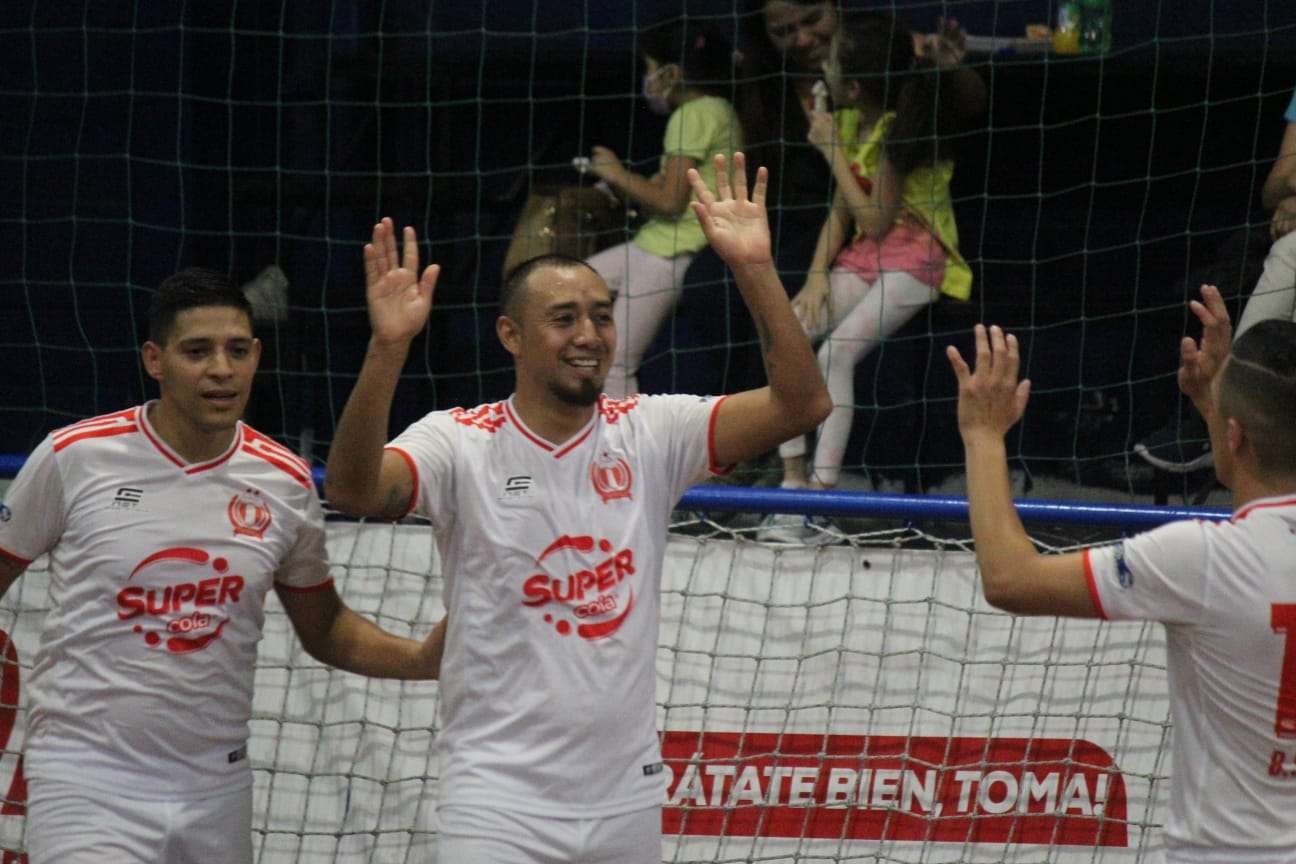 Futsal: Tellioz y Legendarios no fallan y se mantienen lideres