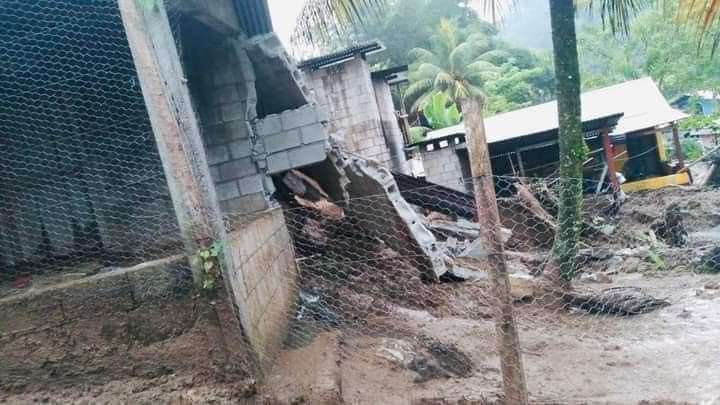 Cinco personas, entre ellas una bebé, mueren soterradas en Panzós, Alta Verapaz