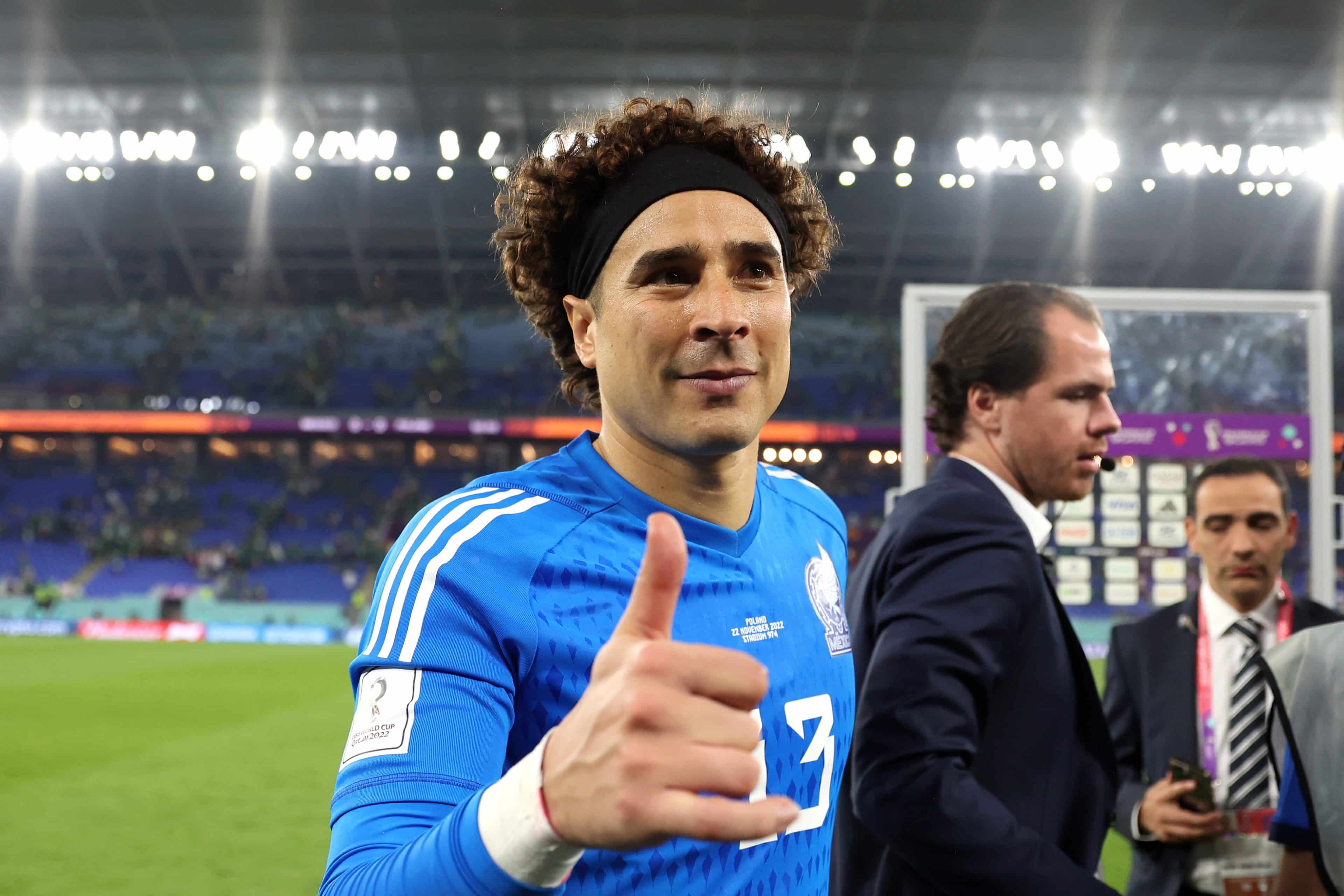 Guillermo Ochoa, portero de la Selección de México. AMLO (Foto La Red: FIFA)