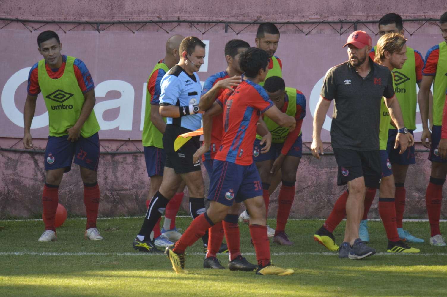 Renato Sequen le da 3 puntos a Municipal y deja sin postemporada a Mixco