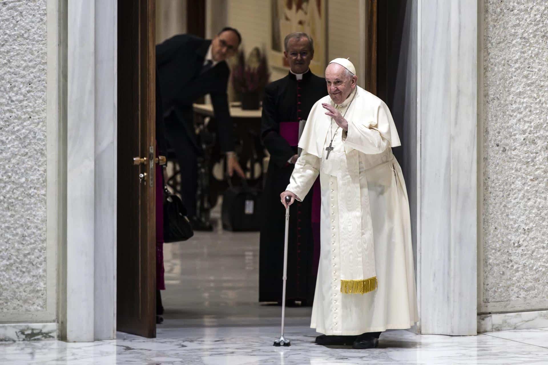 Oración por Benedicto XVI