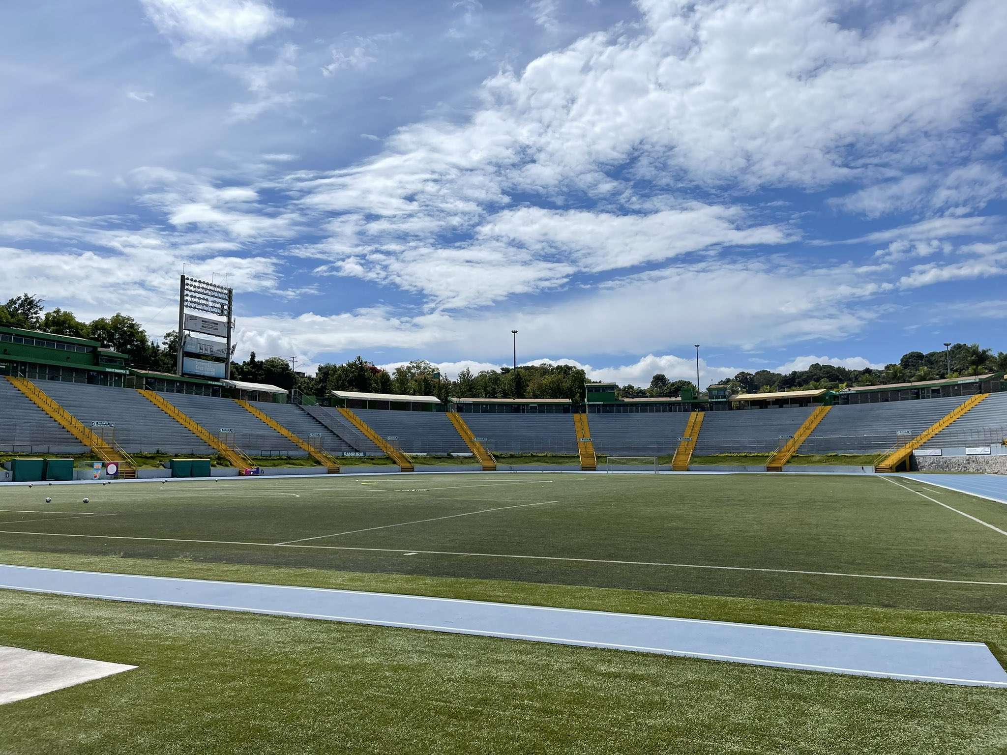 Estadio Cementos Progreso Comunicaciones Liga Nacional Clausura Apertura