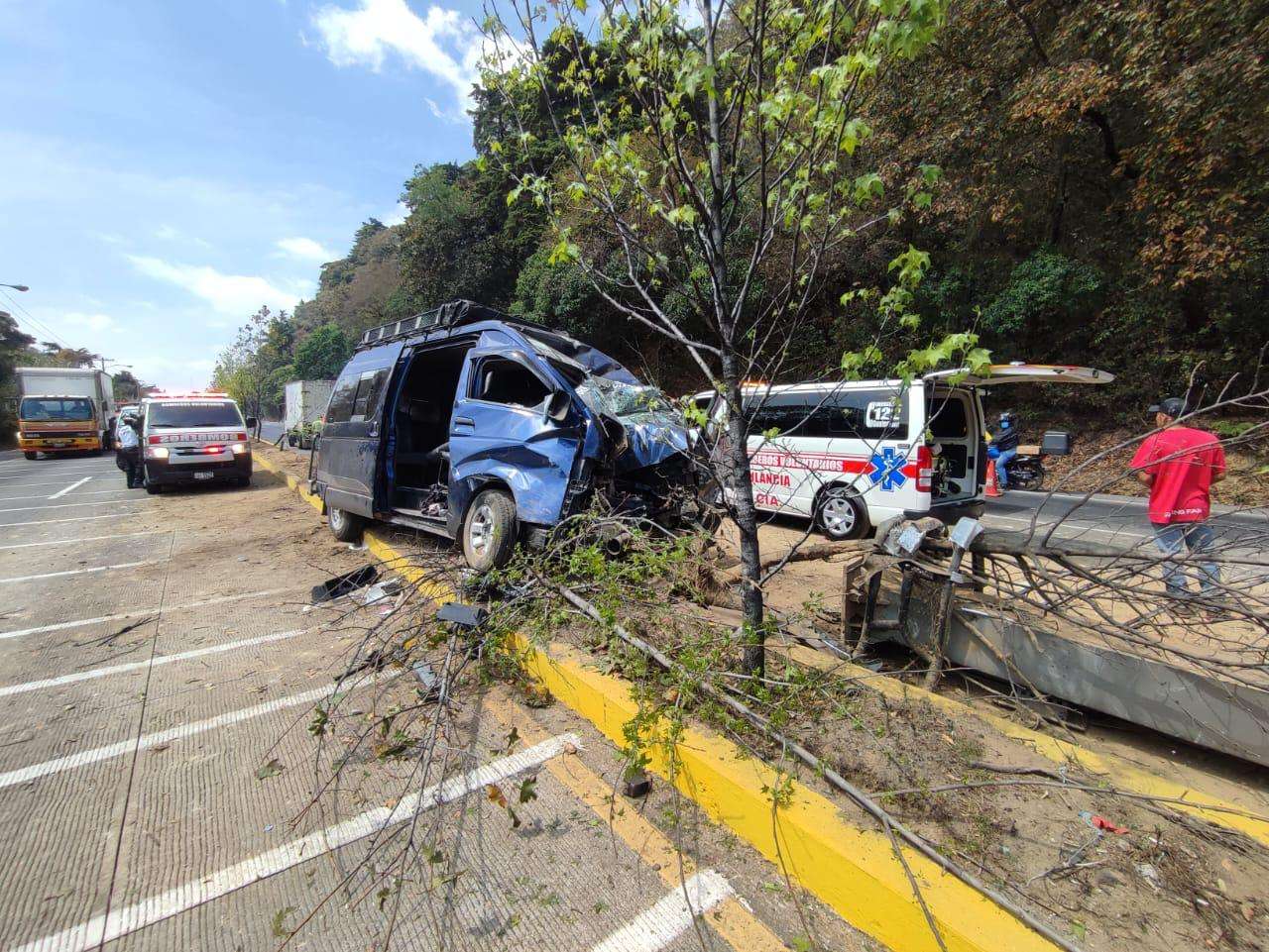 Accidente de microbús deja varios heridos en la Interamericana