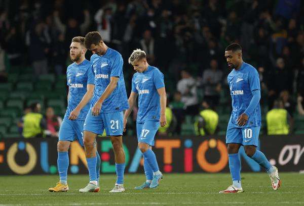 Jugadores del Zenit de Rusia que se enfrentaron al Betis en los deiciseisavos de final de la Liga Europa. EFE/Julio Muñoz
