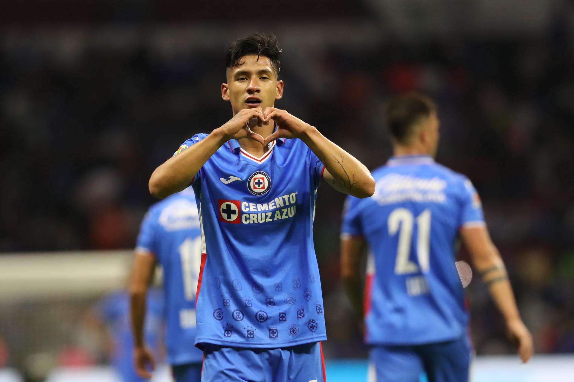 Cruz Azul vence al Santos y se asegura jugar en casa la reclasificación