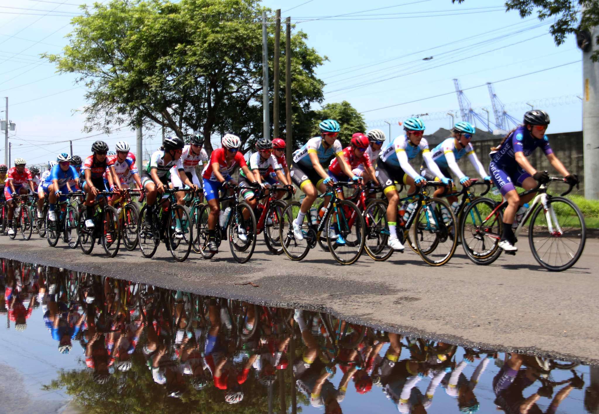 Vuelta femenina 2023