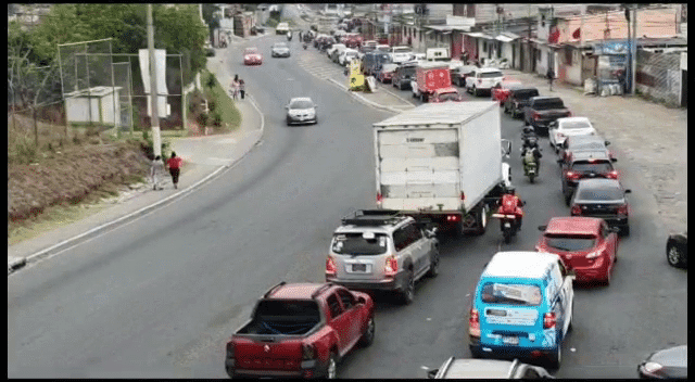 ¿Por qué hay tránsito lento hacia San Miguel Petapa?