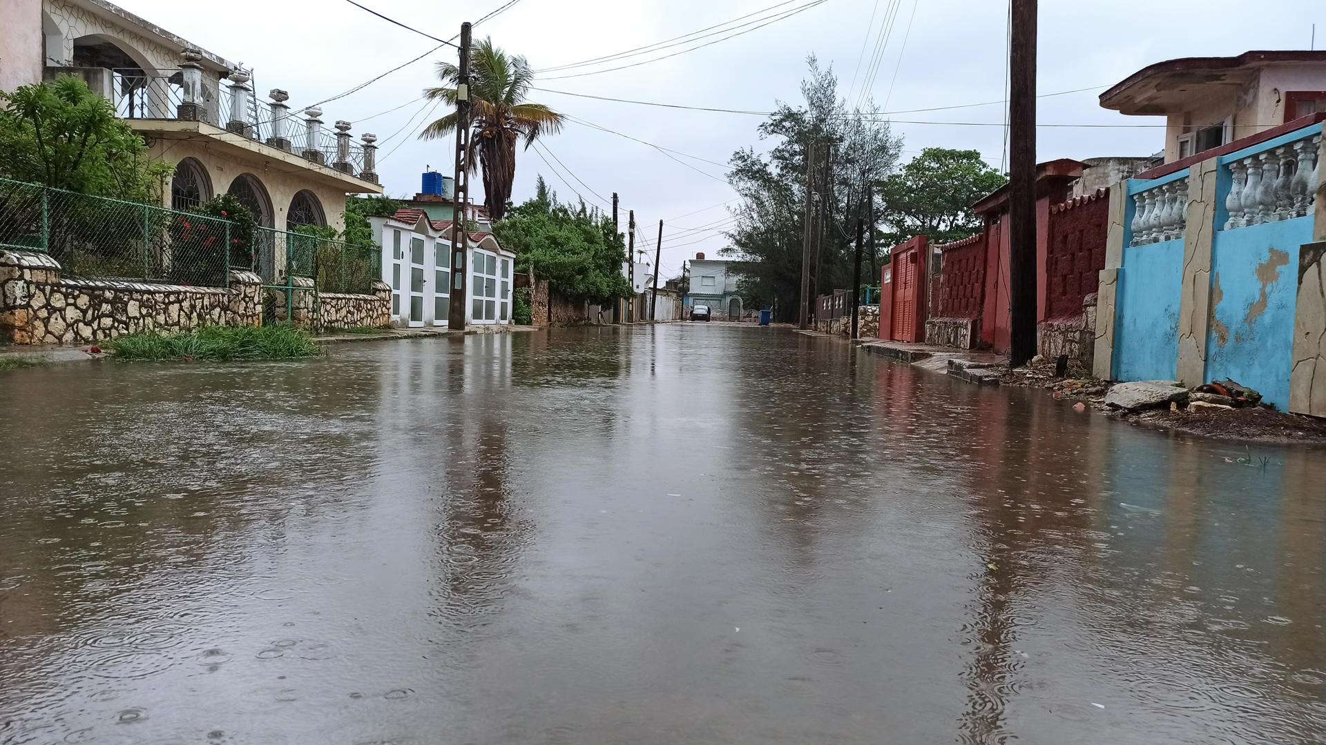 Un fuerte temporal de lluvias deja en Cuba un fallecido, evacuados y daños materiales