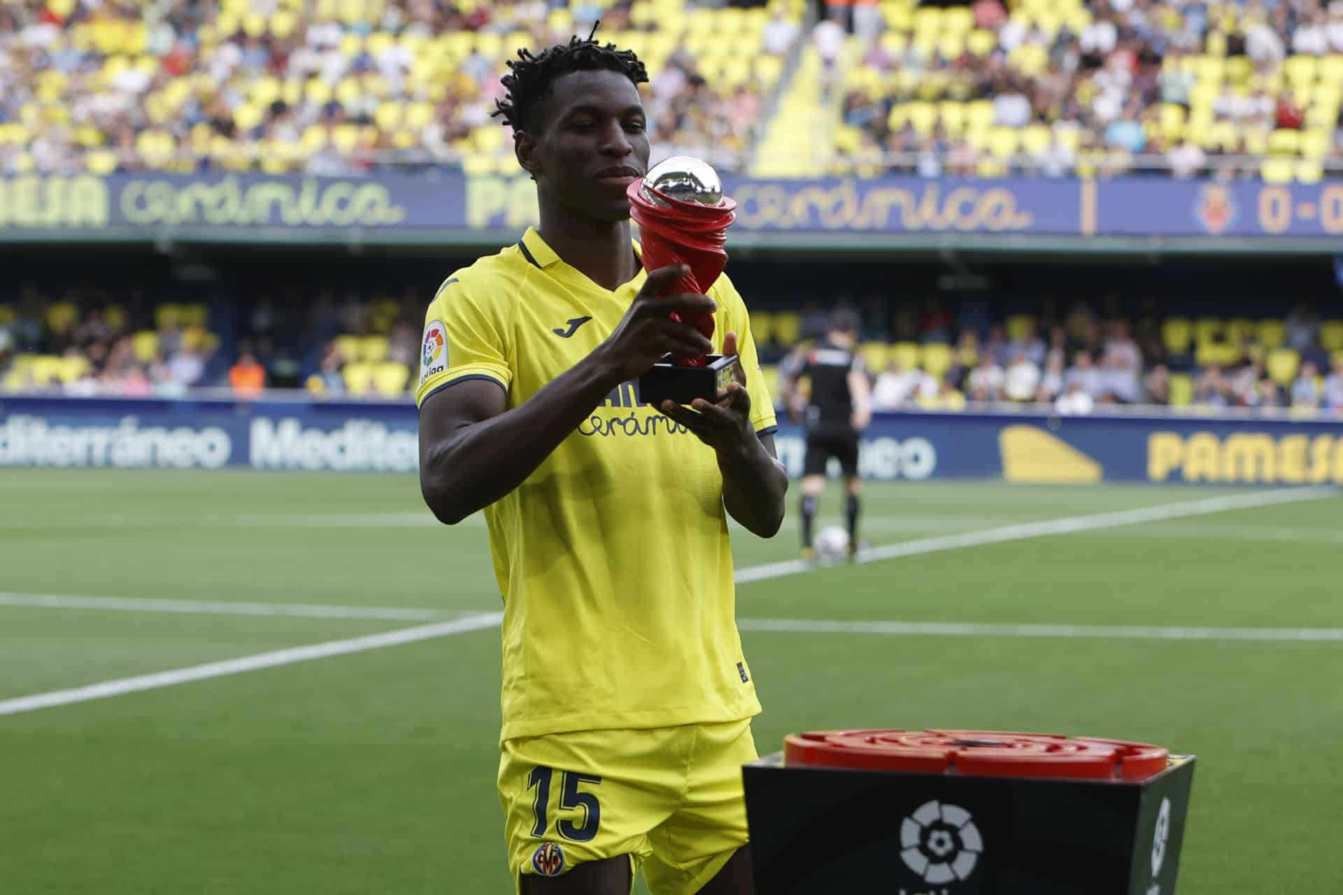El Villarreal traspasa a Nico Jackson al Chelsea