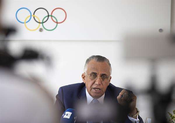 Luis Mejía Oviedo, presidente de Centro Caribe Sports, entrega detalles de la XXIV edición de los Juegos Centroamericanos y del Caribe, hoy, en Santo Domingo (República Dominicana). EFE/Orlando Barría