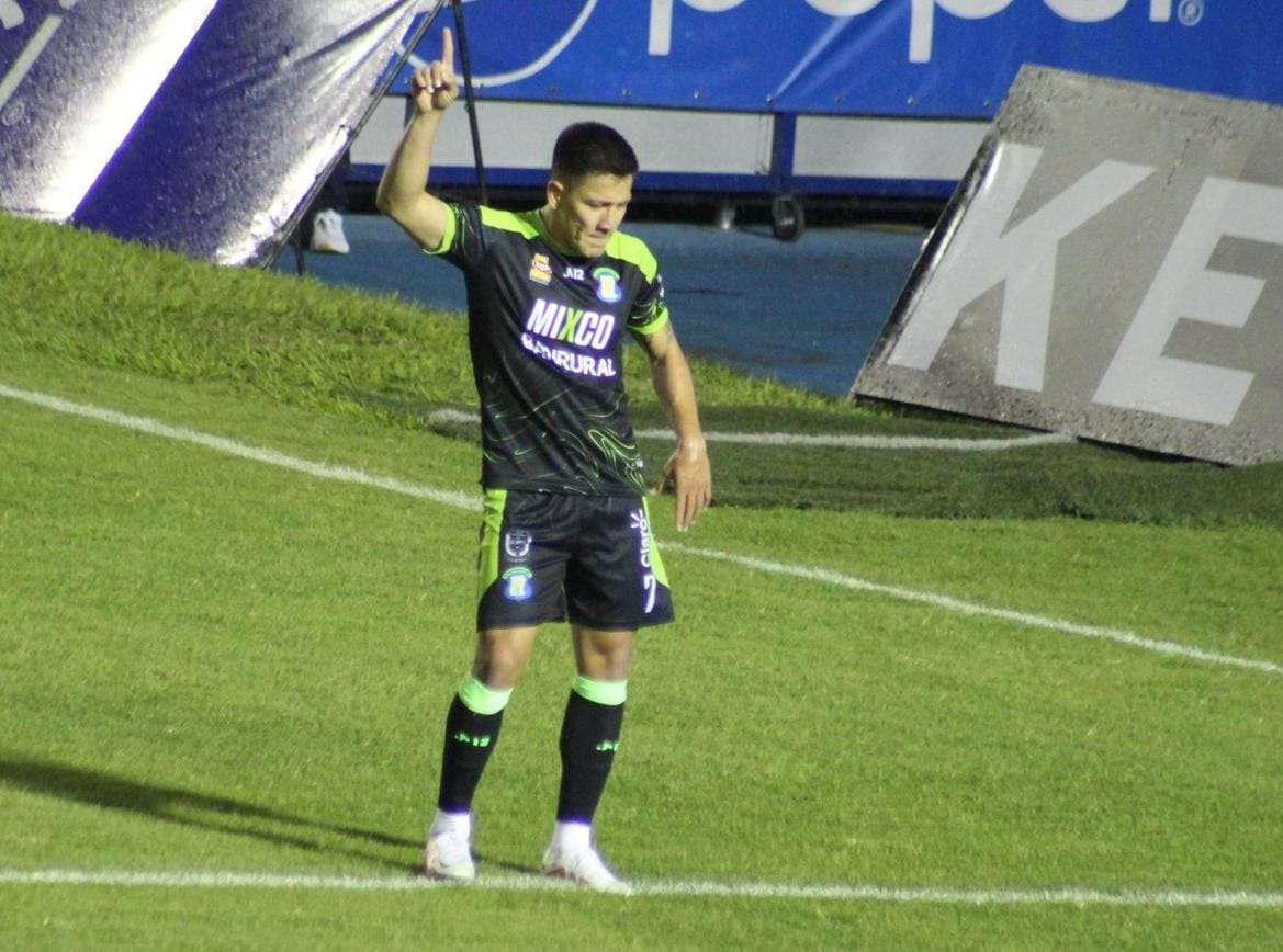 Esteban García actualmente en Selección su futuro sería Mixco, Comunicaciones o Municipal