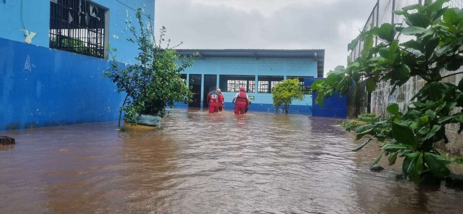 Río El Niño se desborda en Retalhuleu por fuerte lluvia