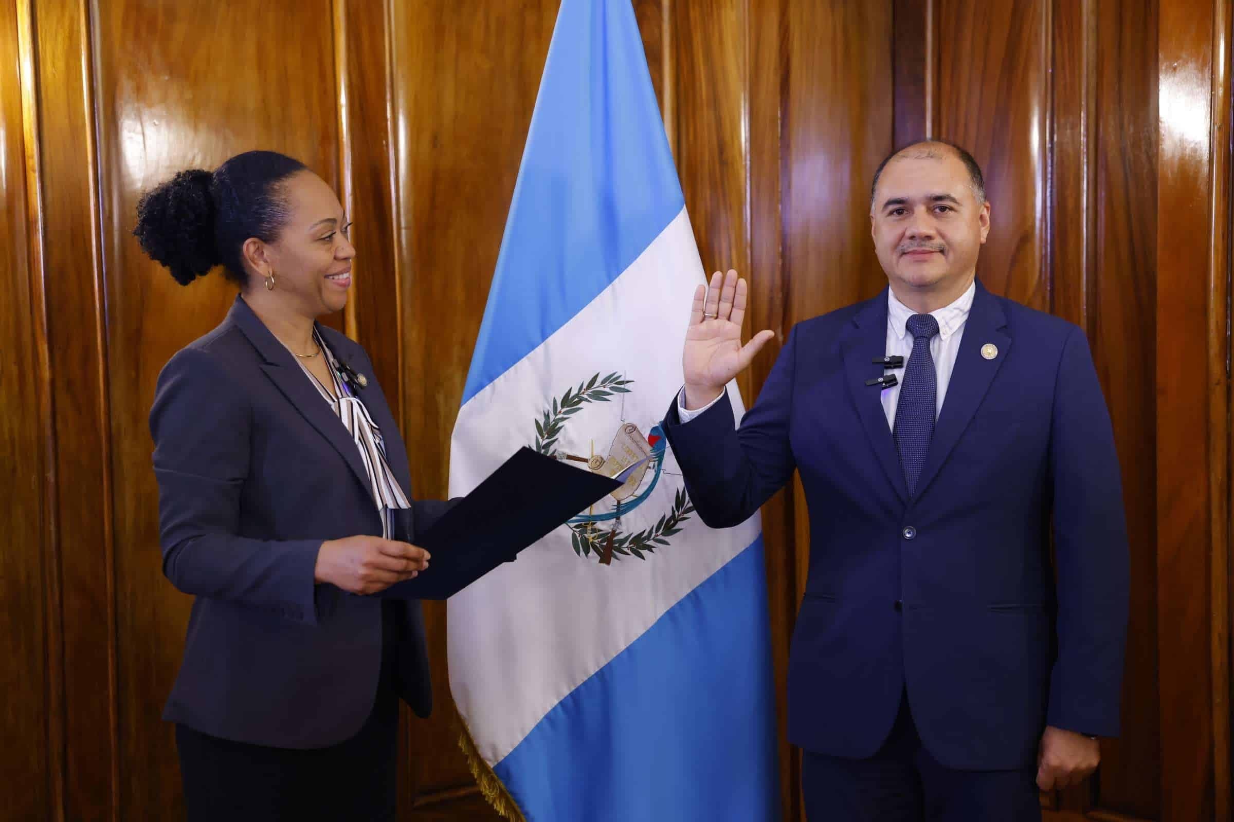 Ministro de Energía y Minas Manuel Arita