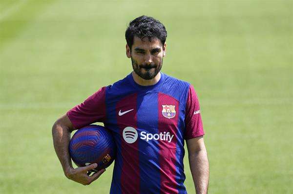 El centrocampista alemán Ilkay Gündogan durante su presentación como nuevo jugador del FC Barcelona. EFE/Alejandro García