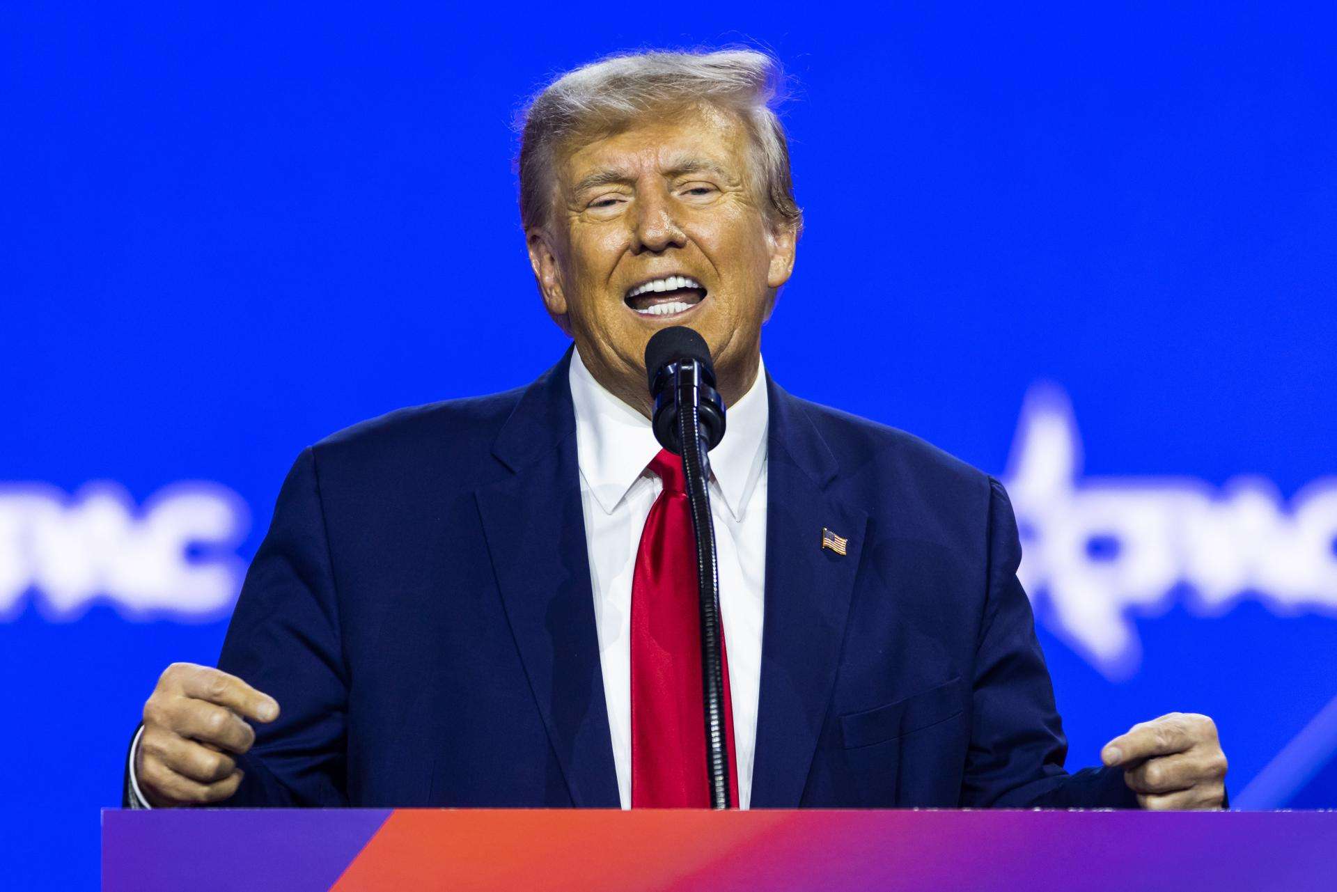 La jueza le permite a Trump hacer pública cierta información del caso del asalto al Capitolio