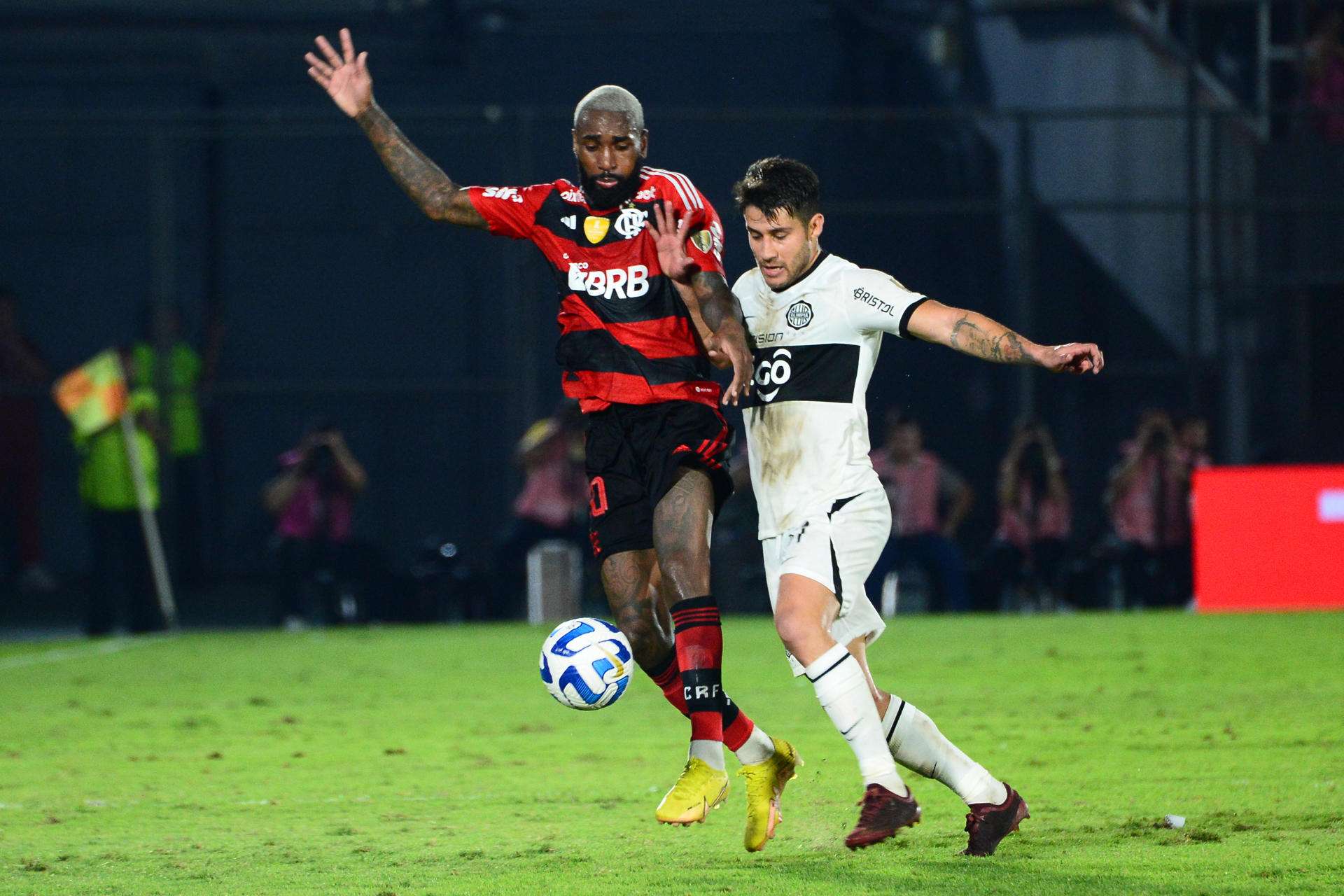 3-1. El campeón Flamengo vive un infierno en Asunción y cae eliminado por Olimpia