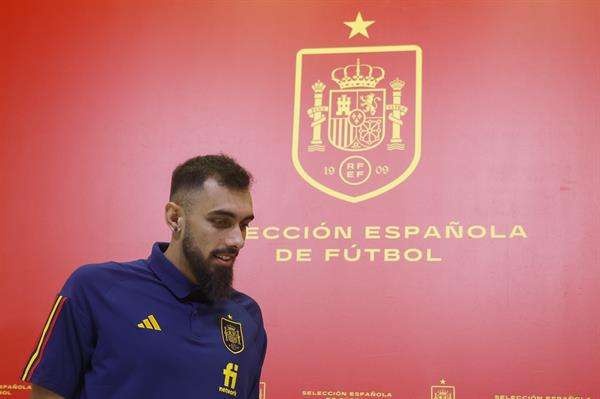 Borja Iglesias renuncia a Selección española por actitud d