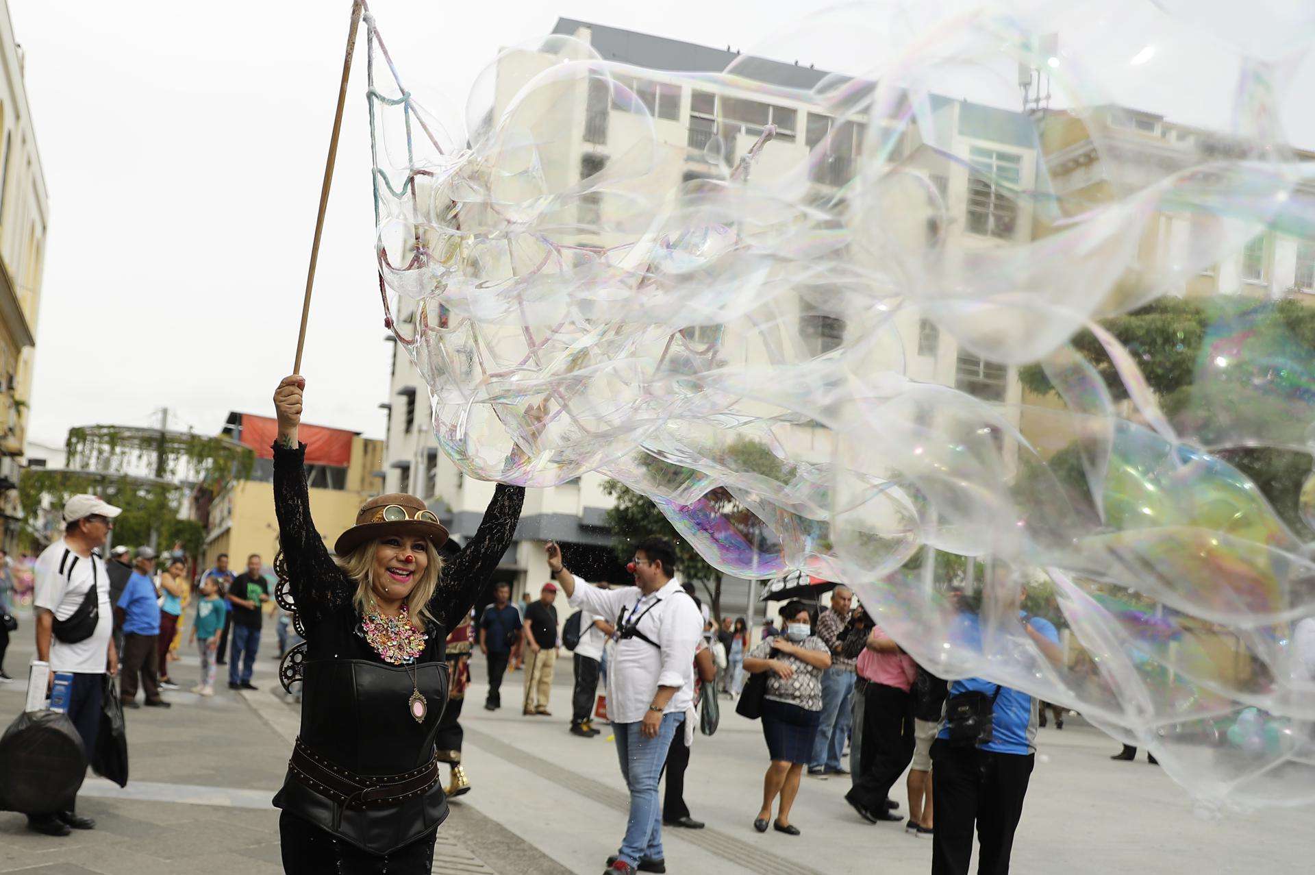 Payasos realizan en San Salvador un festival para compartir y adquirir nuevas técnicas