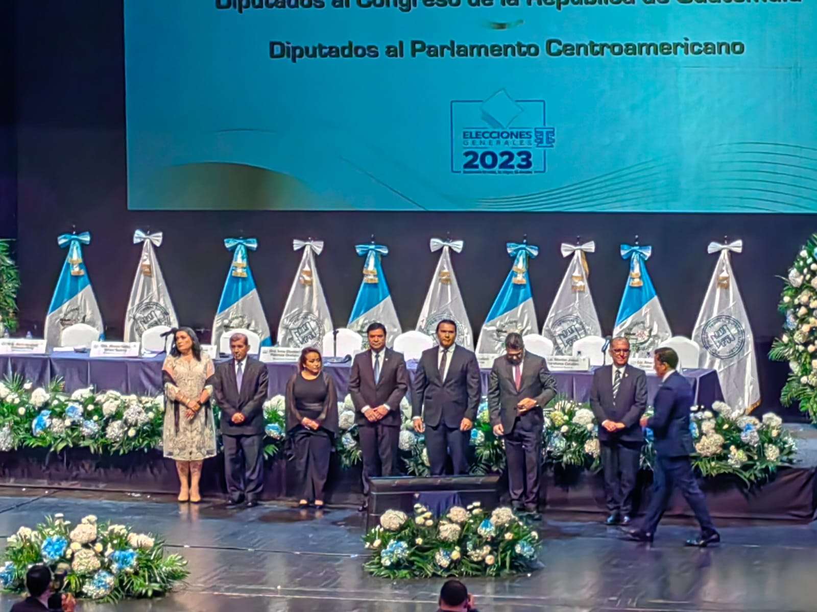 TSE entrega credenciales