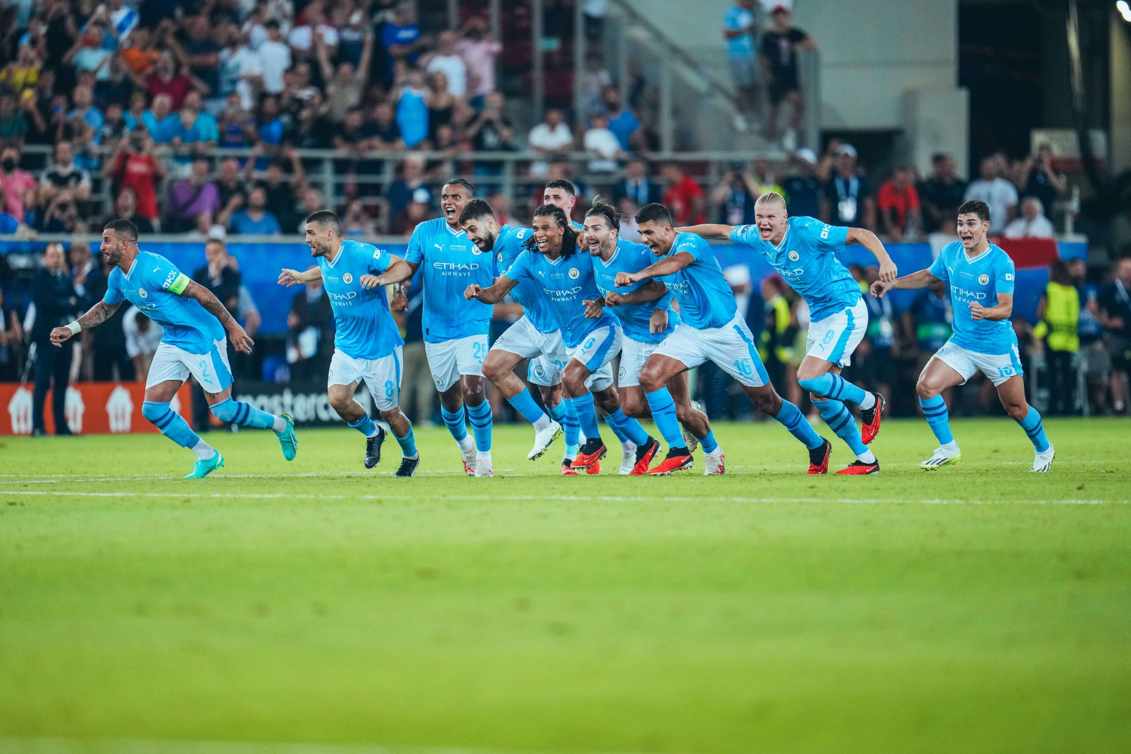 Manchester City es campeón de la Supercopa al vencer al Sevilla