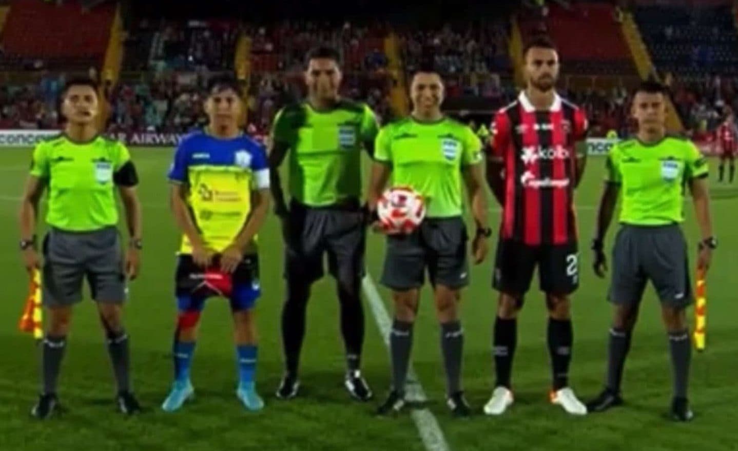 Árbitros guatemaltecos también debutan en Copa Centroamericana