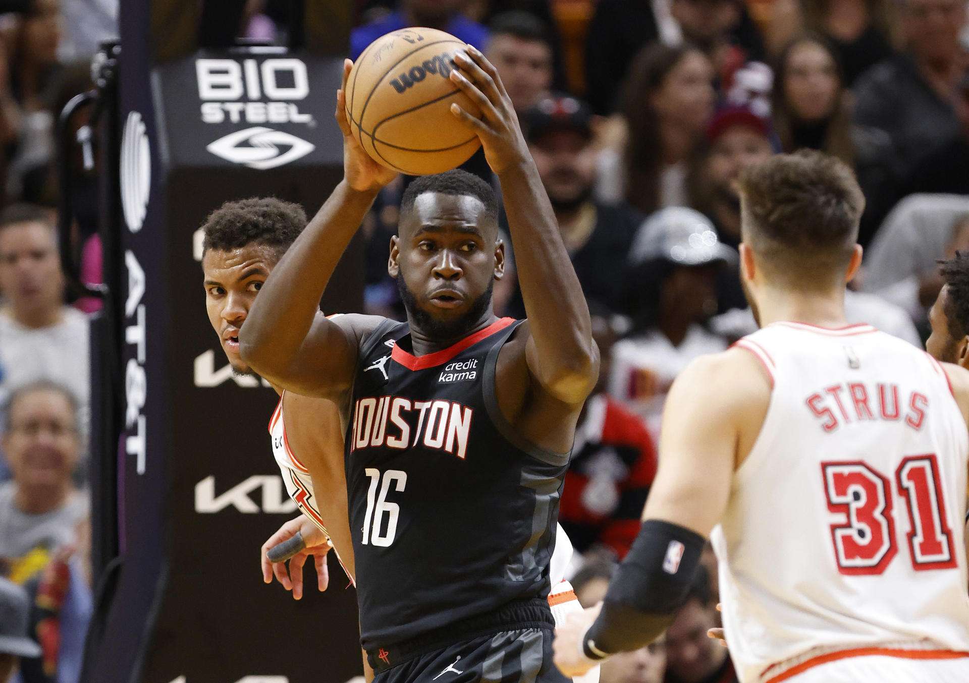 Los Warriors hacen oficial el fichaje de Garuba