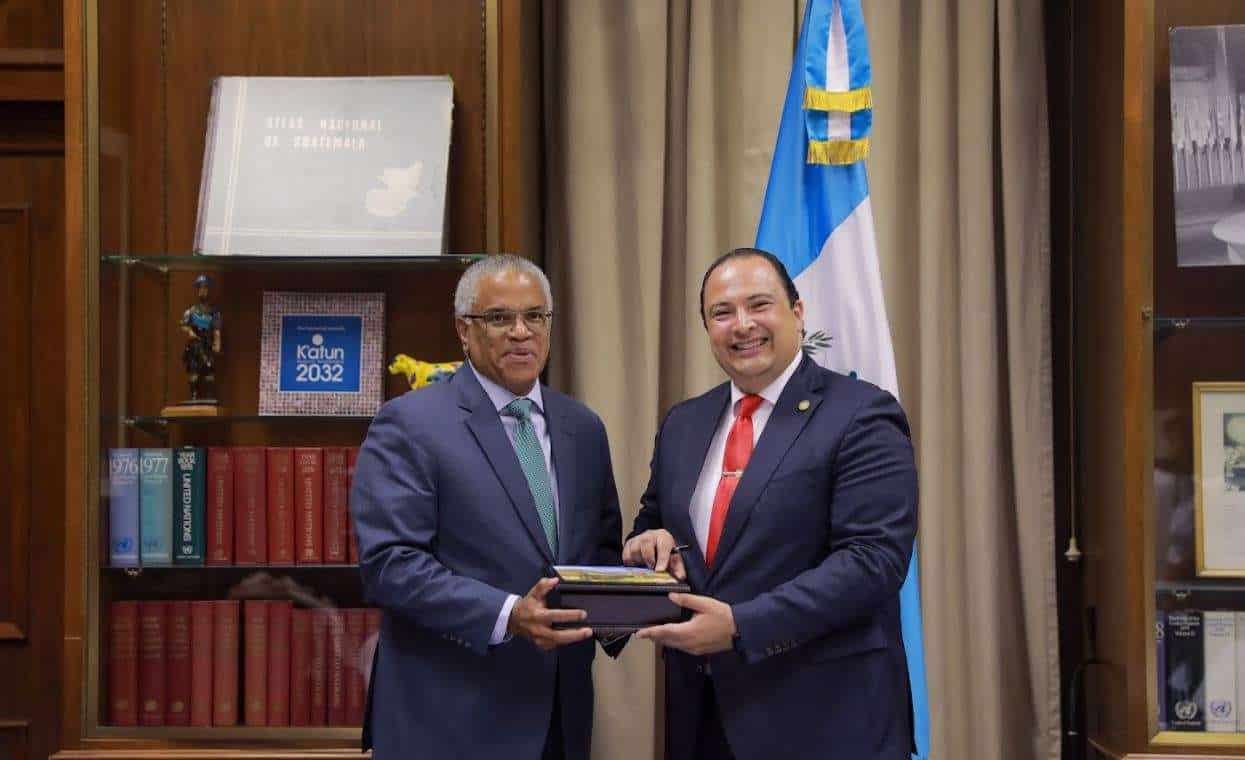 Canciller de Guatemala se reunió con el de Belice