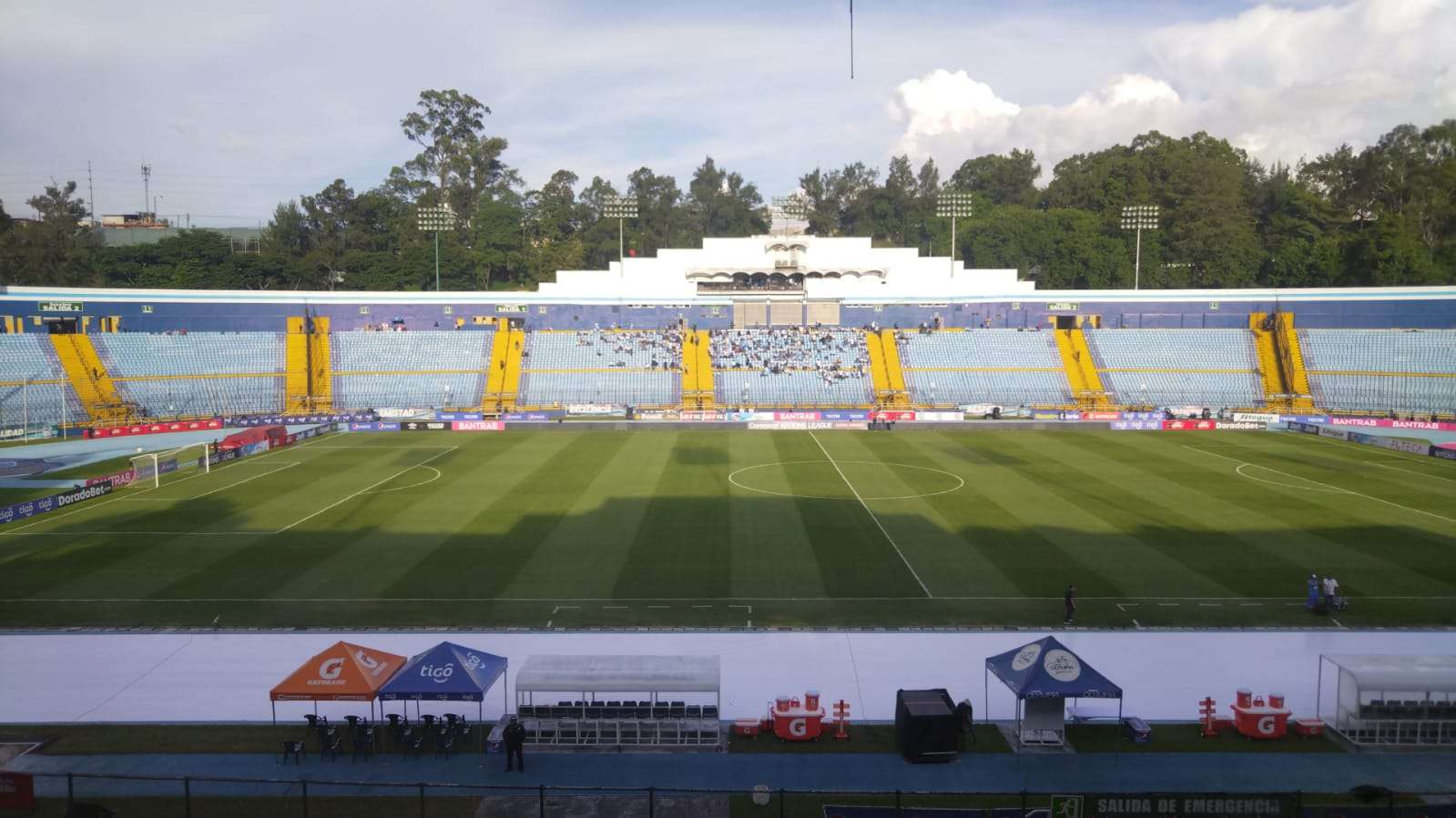 Aficionados se dieron cita al apoyo de Selección Estadio Nacional Doroteo Guamuche Flores