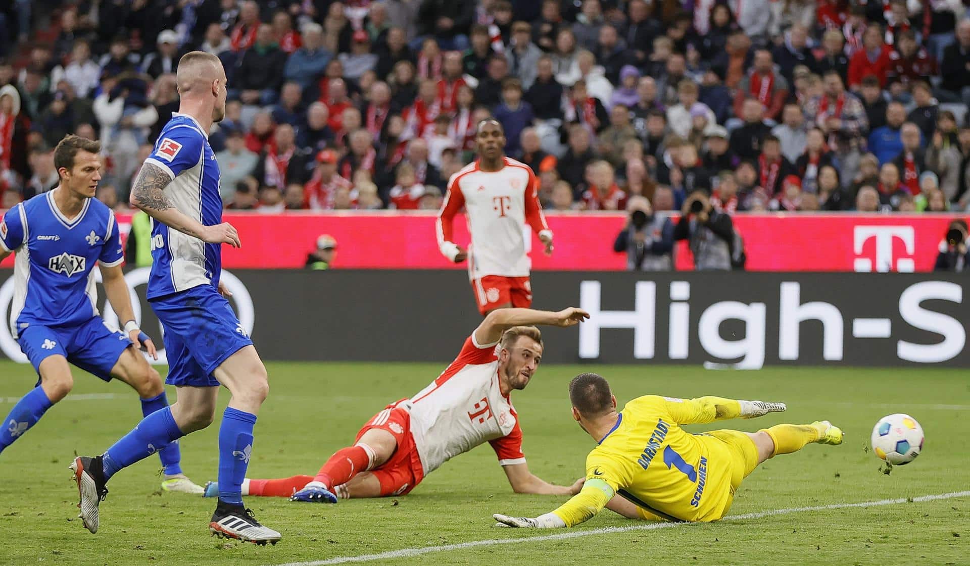 8-0. El Bayern sufre en primer tiempo y luego pasa el rodillo liderado por Kane