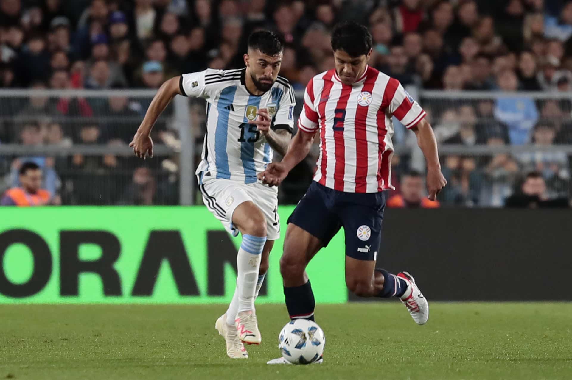 La Selección campeona del Mundo, Argentina, se quedó con los tres puntos en el Monumental ante Paraguay.