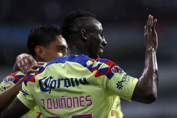 Julián Quiñones del América celebra un gol en el estadio Azteca, en Ciudad de México (México). EFE/Sáshenka Gutiérrez