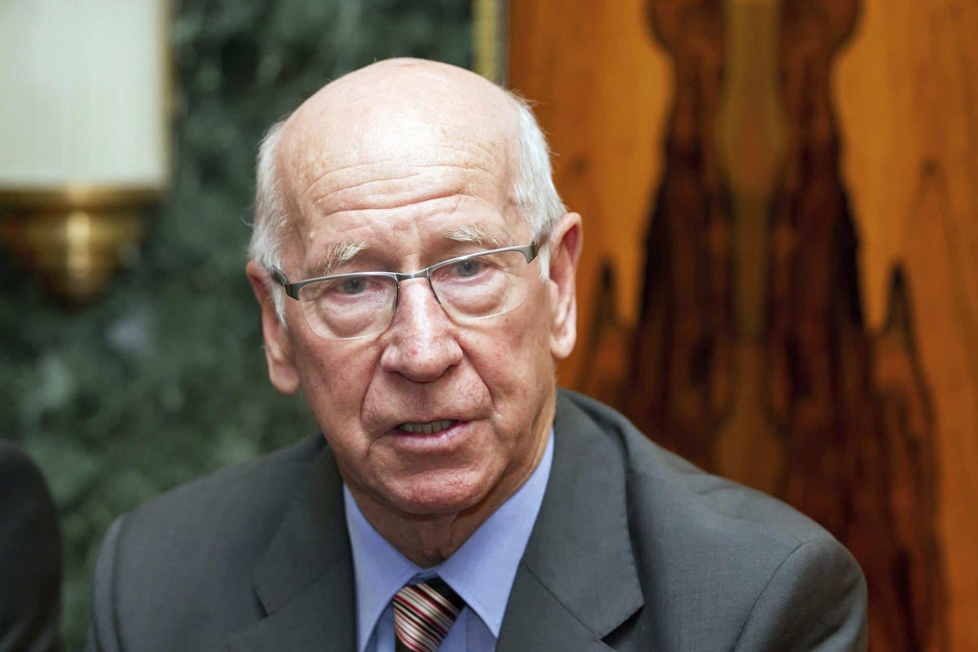 Beckham: "Todo empezó con Sir Bobby"