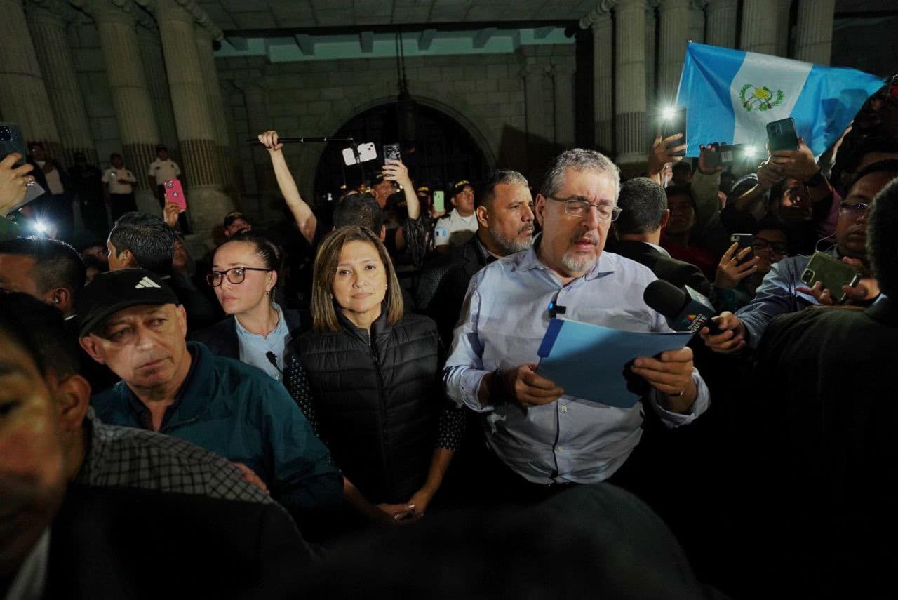 Bernardo Arévalo y Karin Herrera