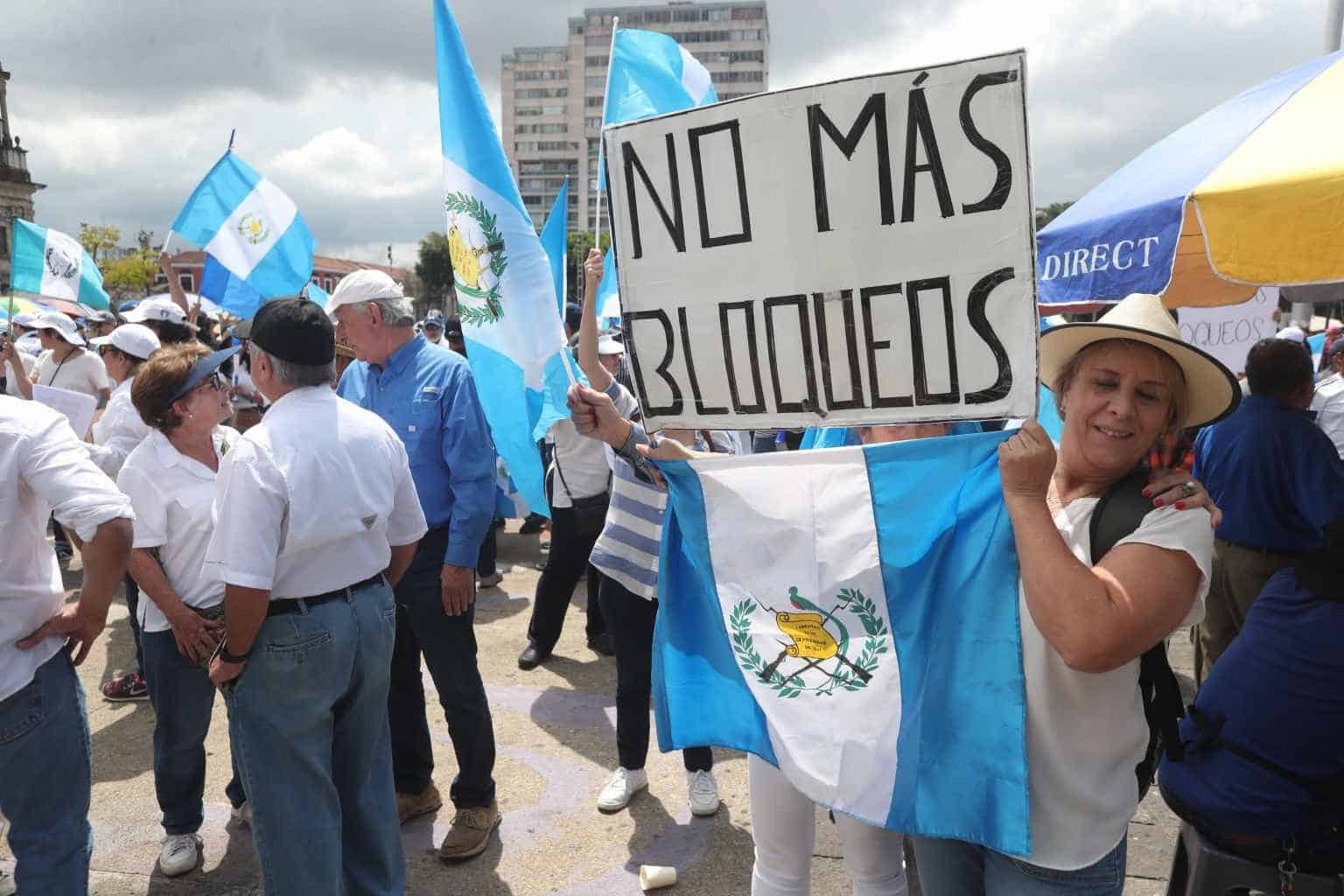 Plaza de la Constitución y Cayalá, lugares donde manifiestan en contra de bloqueos