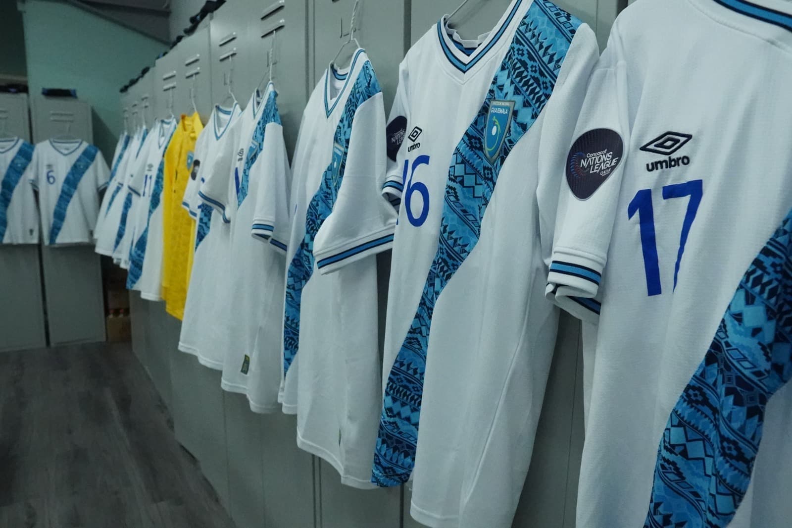 Selección Nacional de Guatemala vs Trinidad y Tobago uniforme blanco